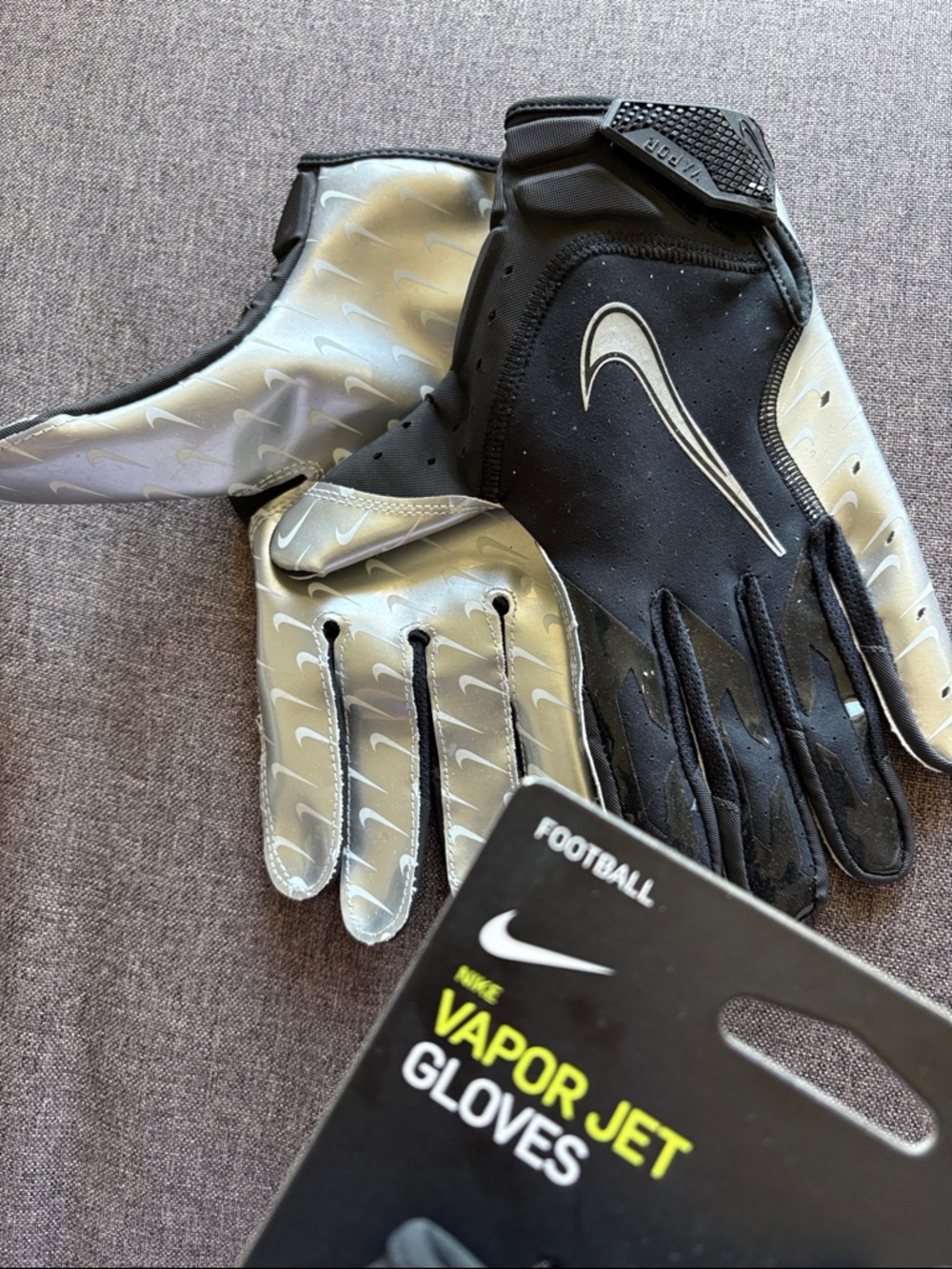 Nike Vapor Jet Gloves in Black and Silver